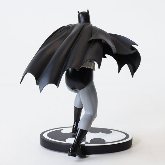 Batman Black and White - Carmine Infantino Statue
