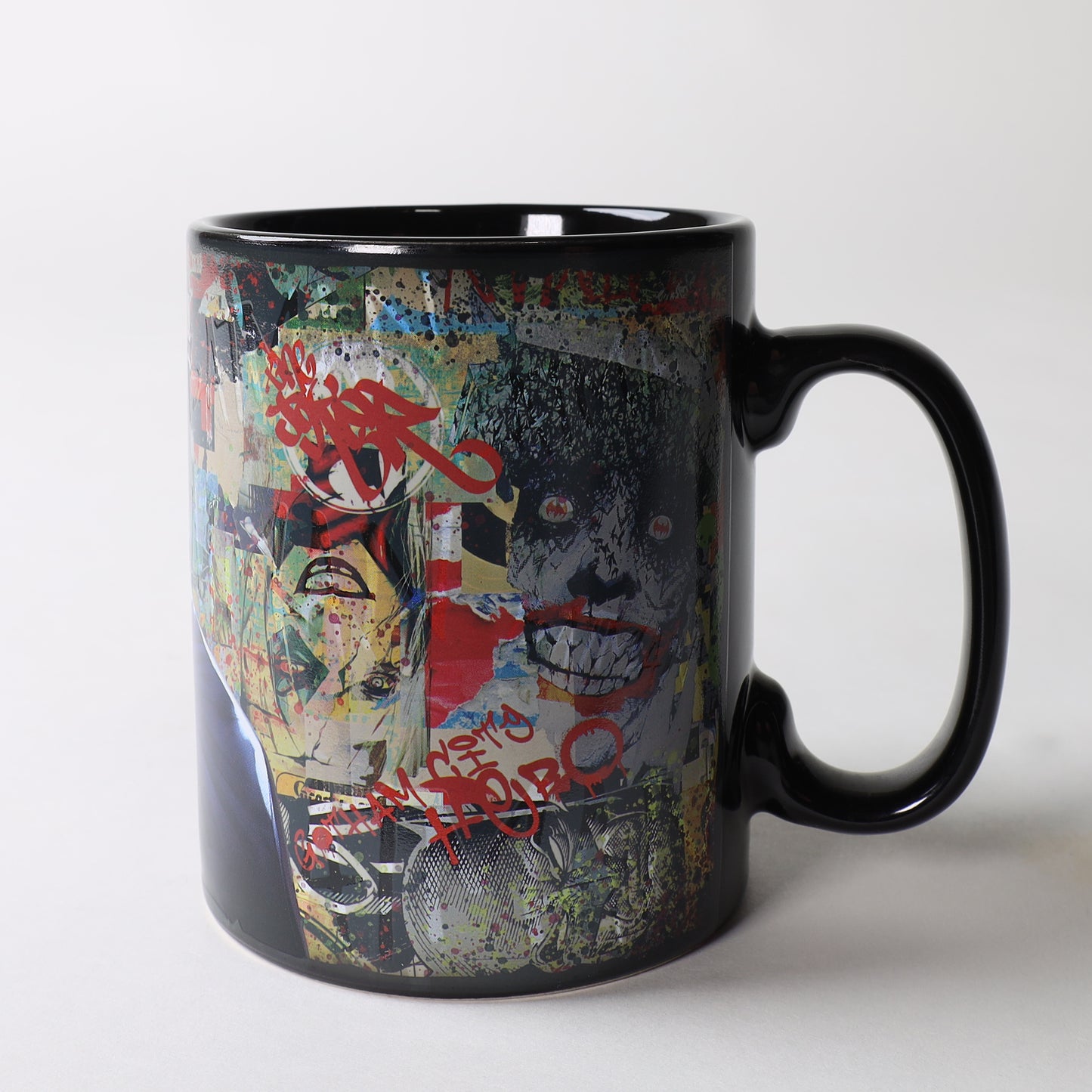Morphing Mugs DC Comics Batman "Comic Book Collage" 11 oz. Heat-Sensitive Clue Mug
