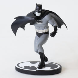 Batman Black and White - Carmine Infantino Statue