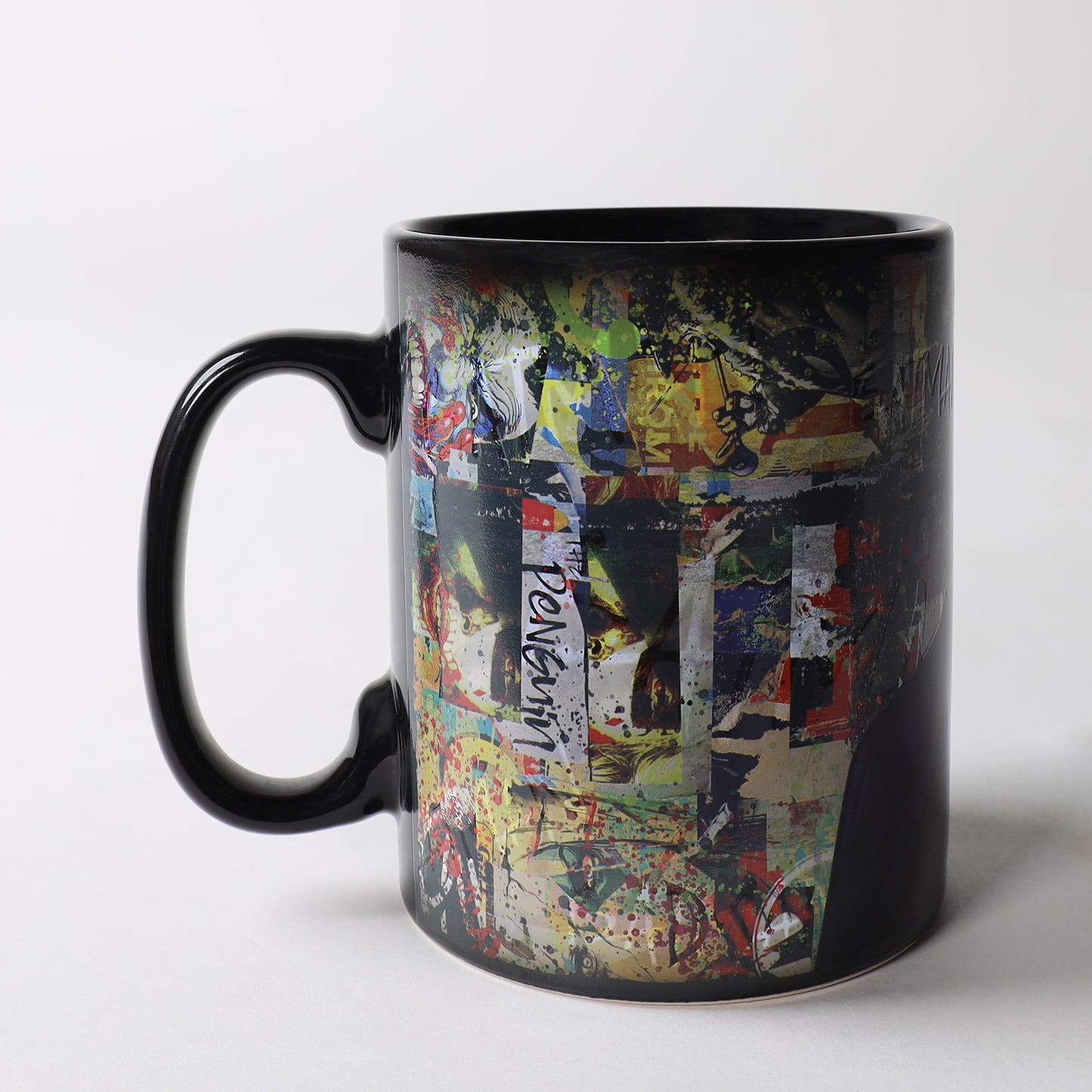 Morphing Mugs DC Comics Batman "Comic Book Collage" 11 oz. Heat-Sensitive Clue Mug